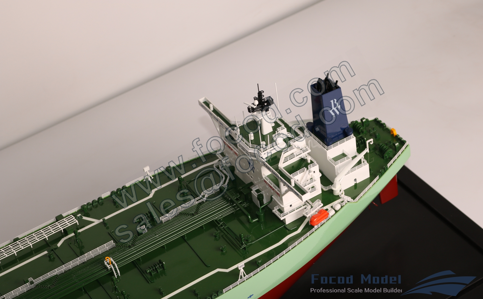 custom made model of 330m Crude Oil Tanker BW LAKE